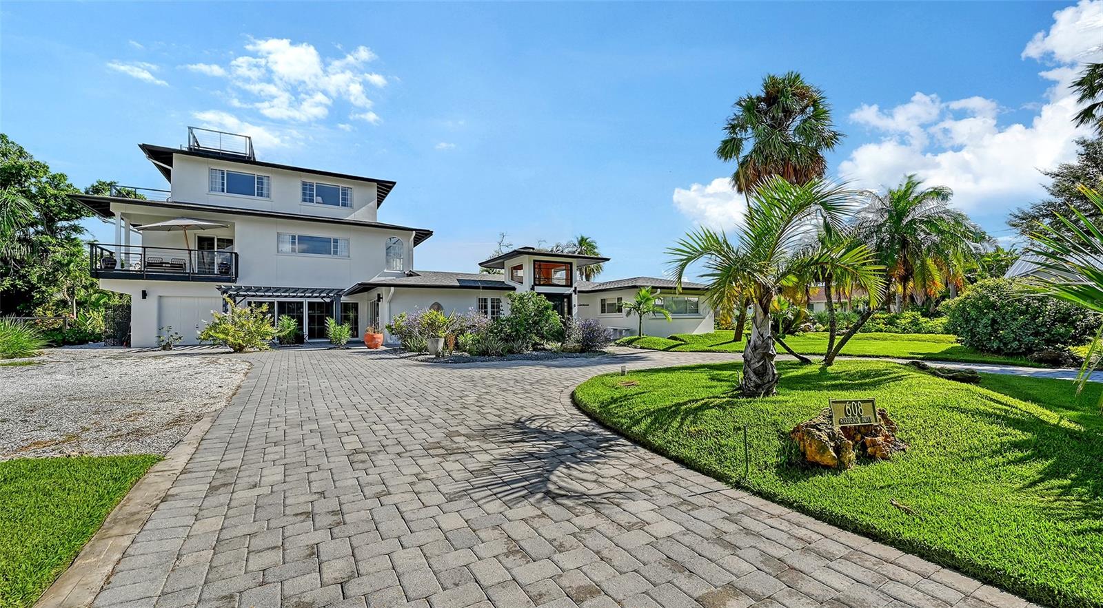 GOLDEN BEACH - Residential