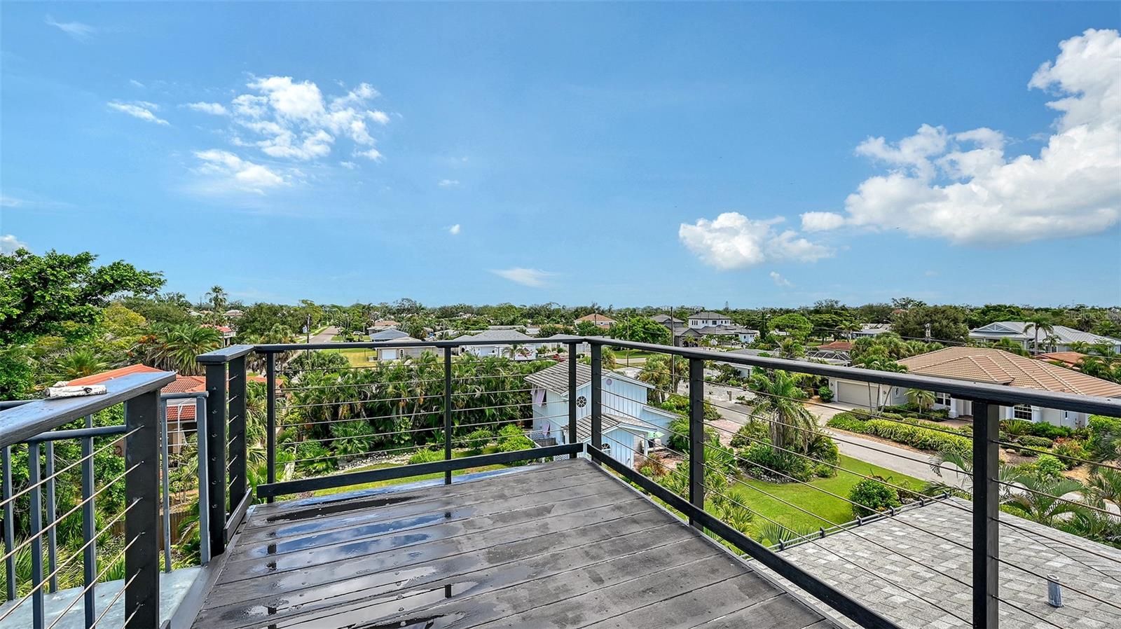 GOLDEN BEACH - Residential