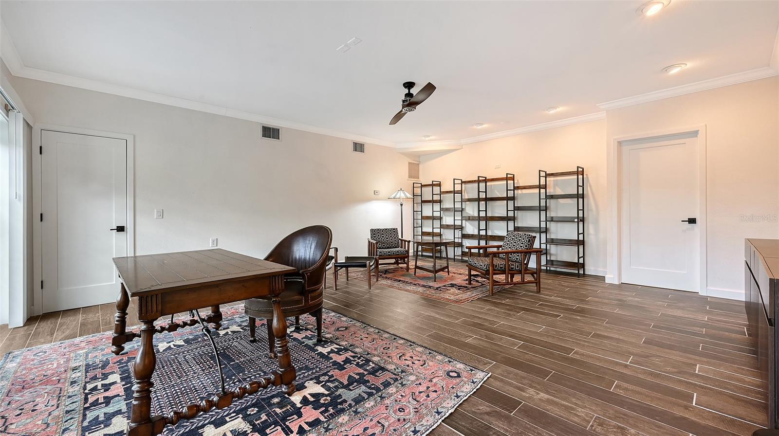 GOLDEN BEACH - Residential