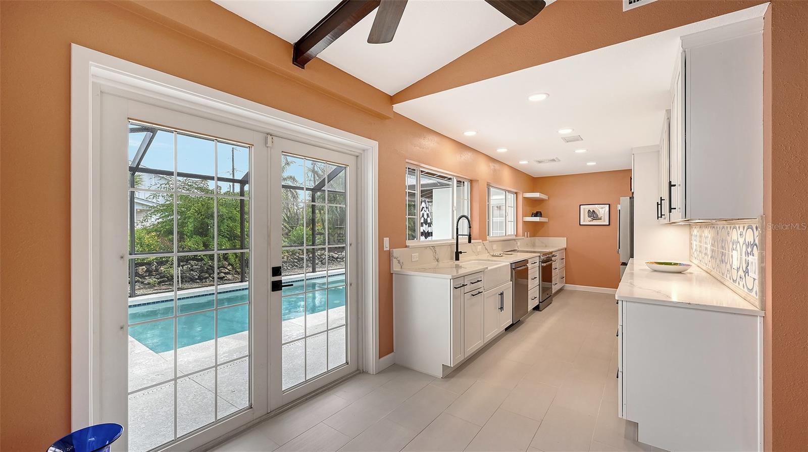 GOLDEN BEACH - Residential