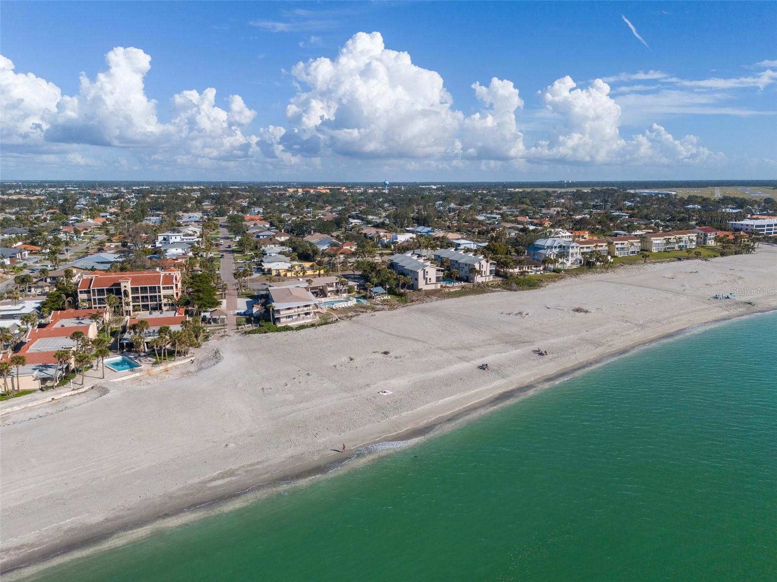 GOLDEN BEACH - Residential