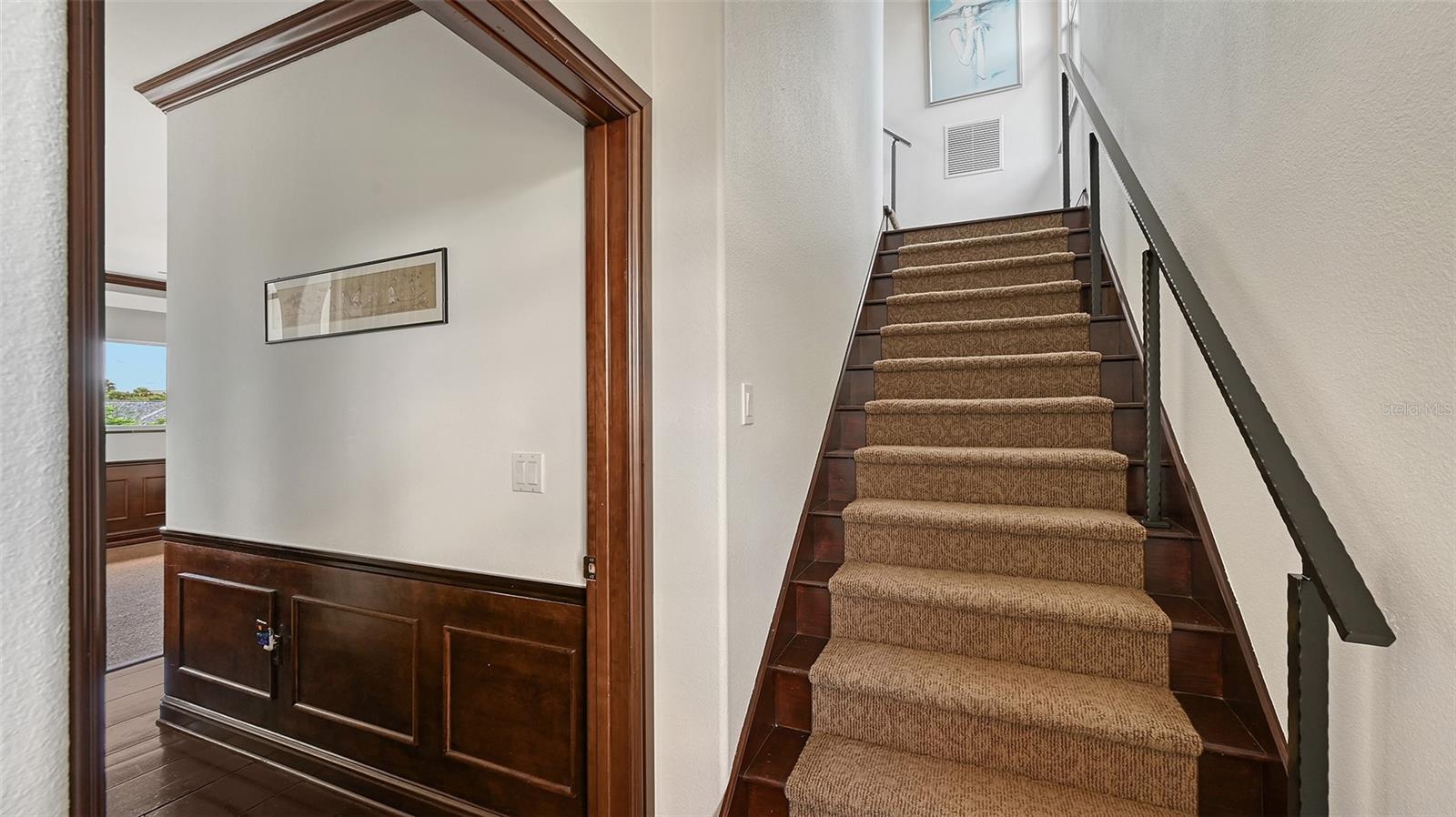 GOLDEN BEACH - Residential