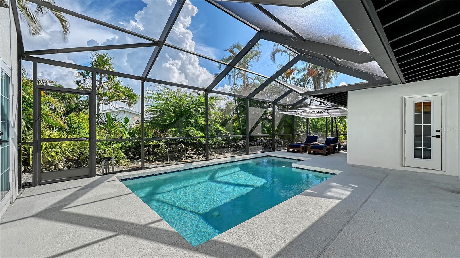 GOLDEN BEACH - Residential