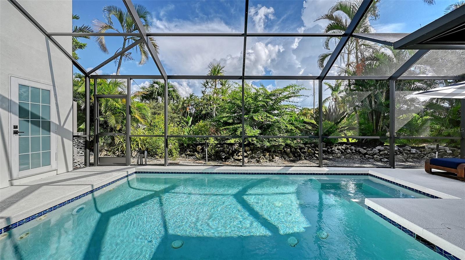 GOLDEN BEACH - Residential