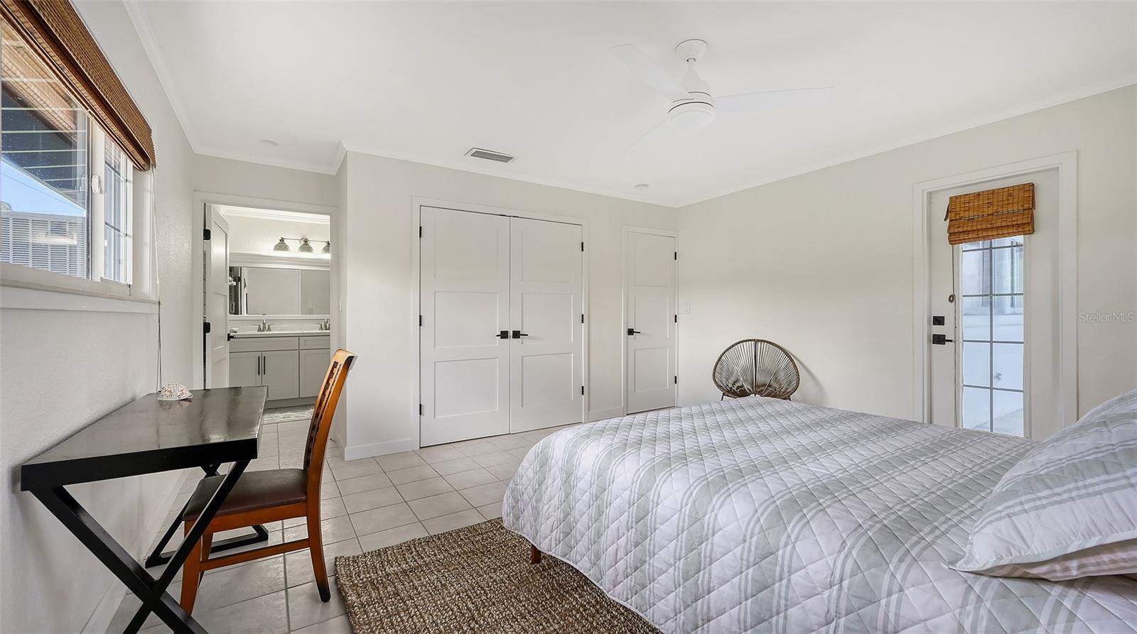 GOLDEN BEACH - Residential