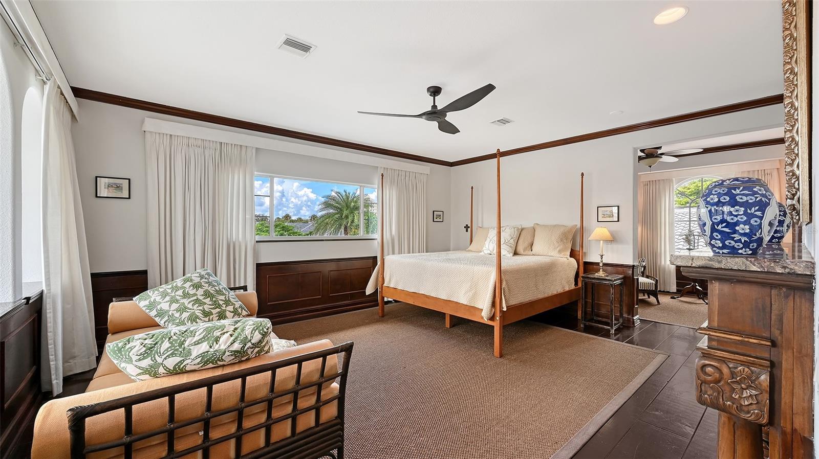 GOLDEN BEACH - Residential