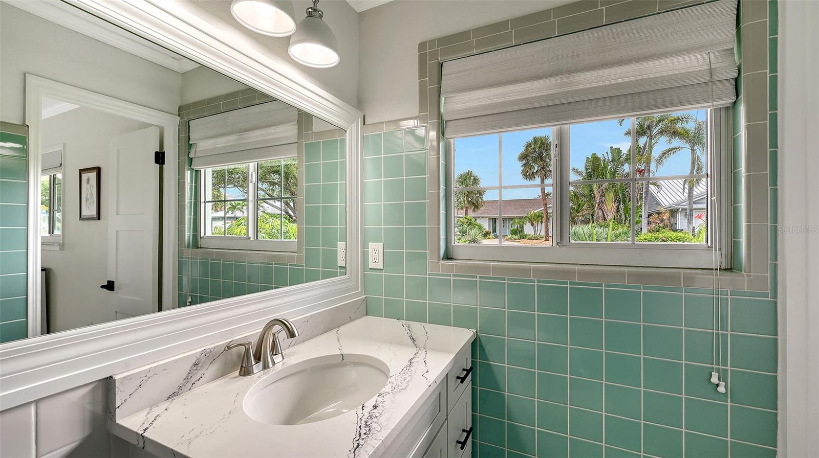 GOLDEN BEACH - Residential