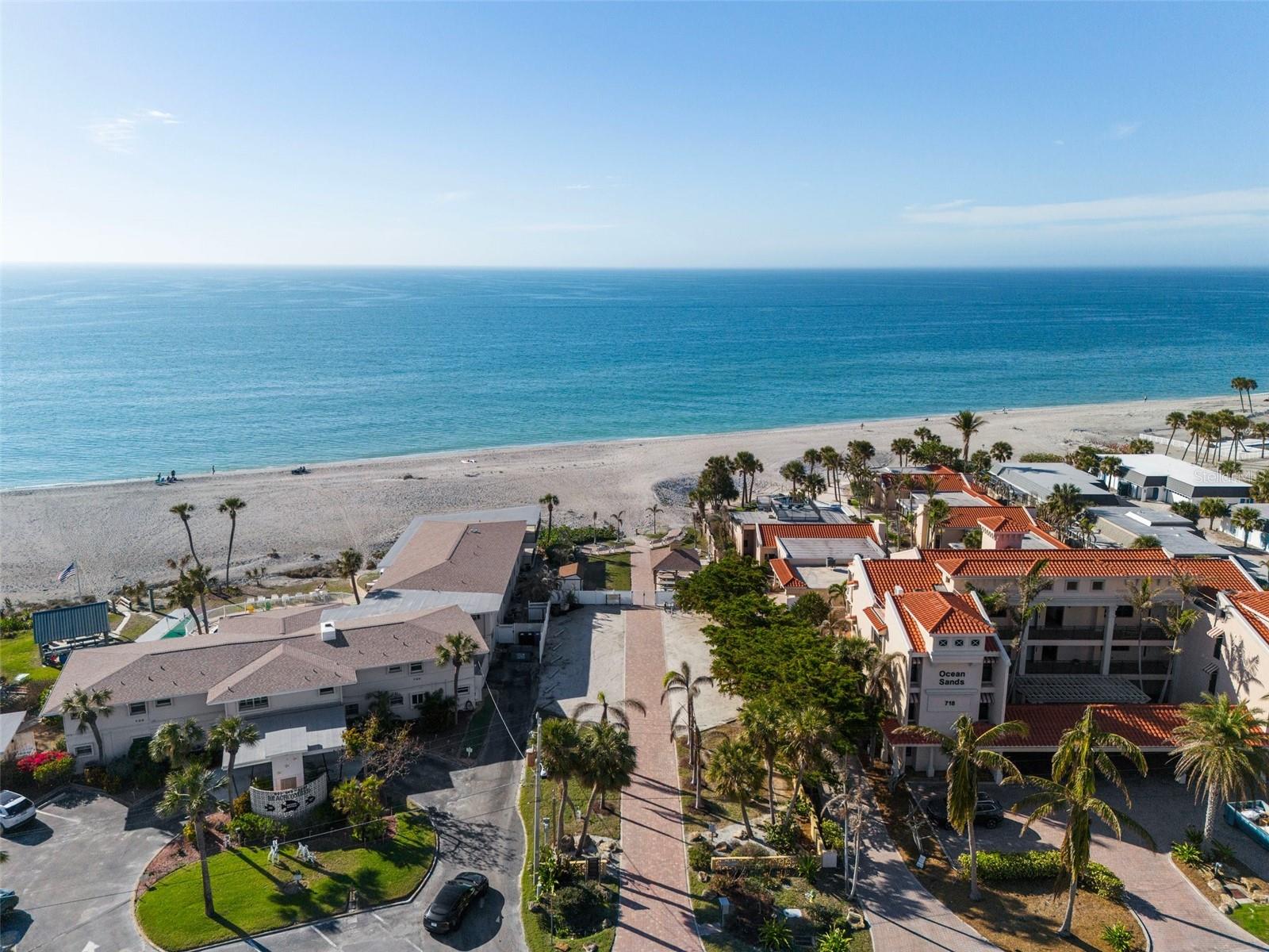 GOLDEN BEACH - Residential