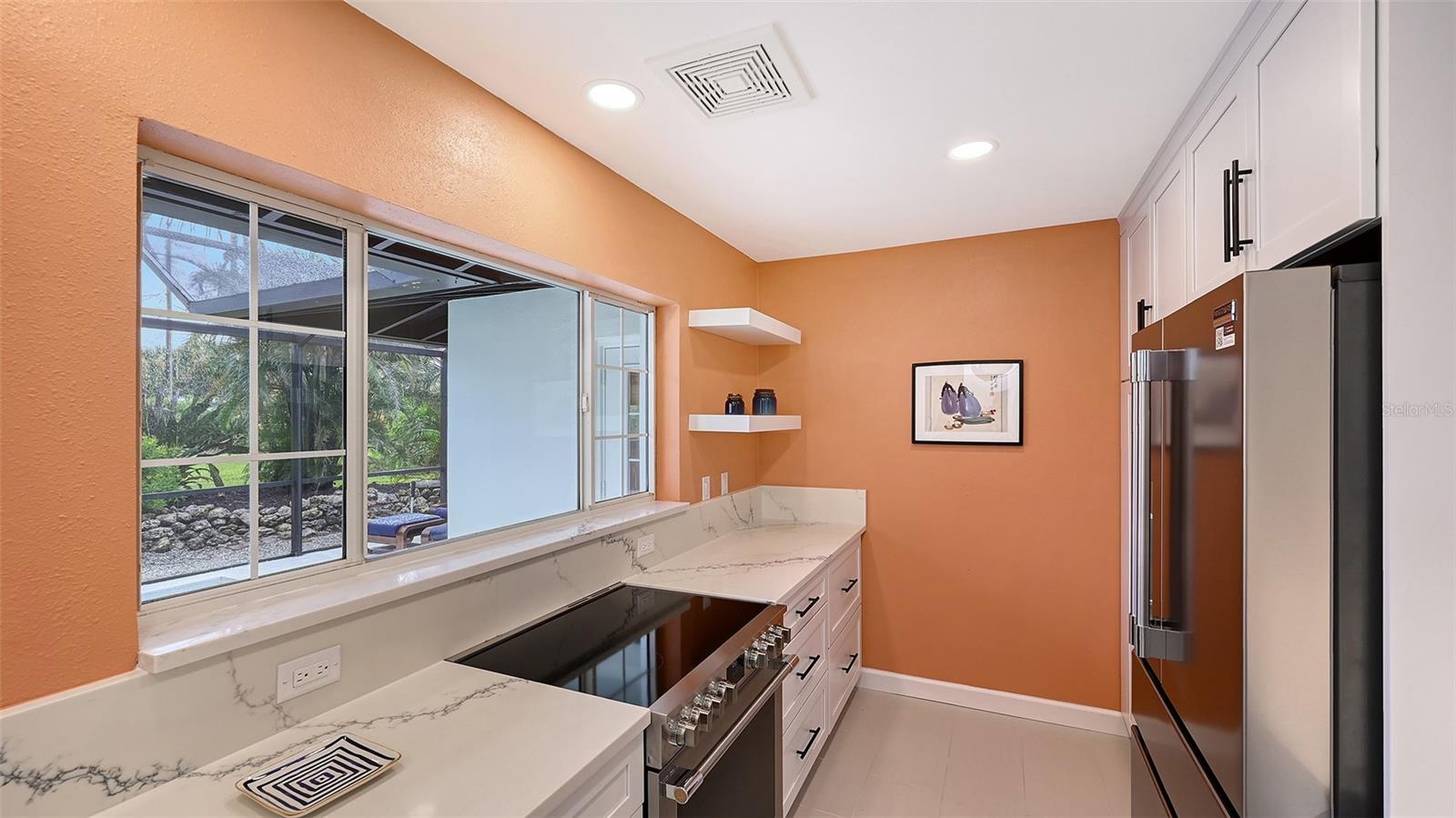 GOLDEN BEACH - Residential