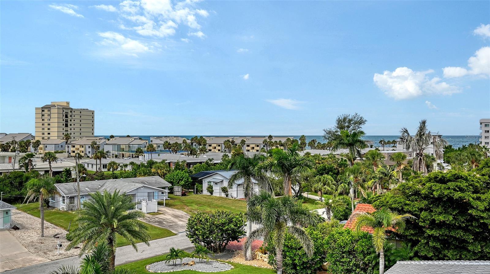 GOLDEN BEACH - Residential