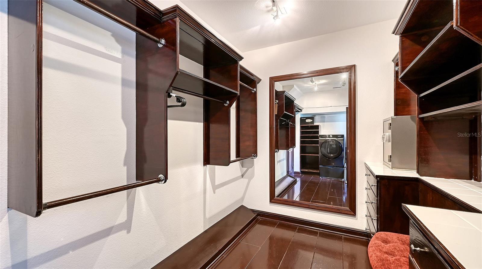 GOLDEN BEACH - Residential