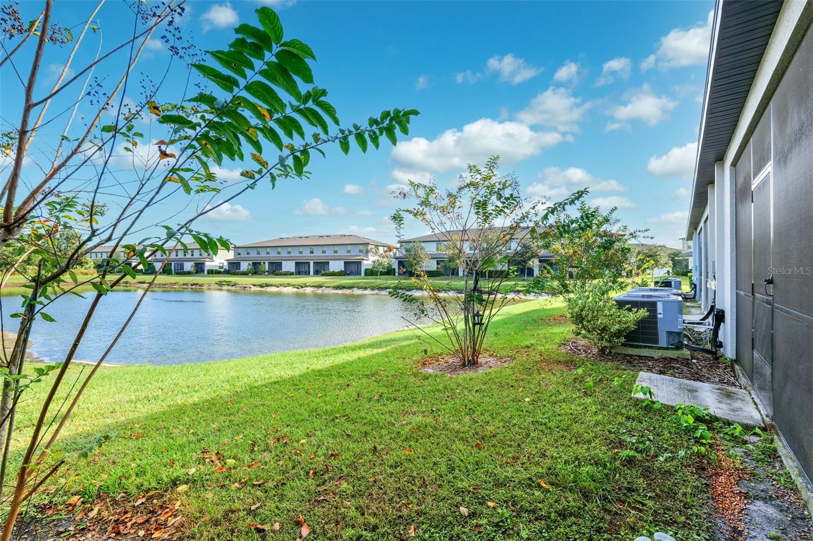 WILLOW SQUARE TWNHMS - Residential