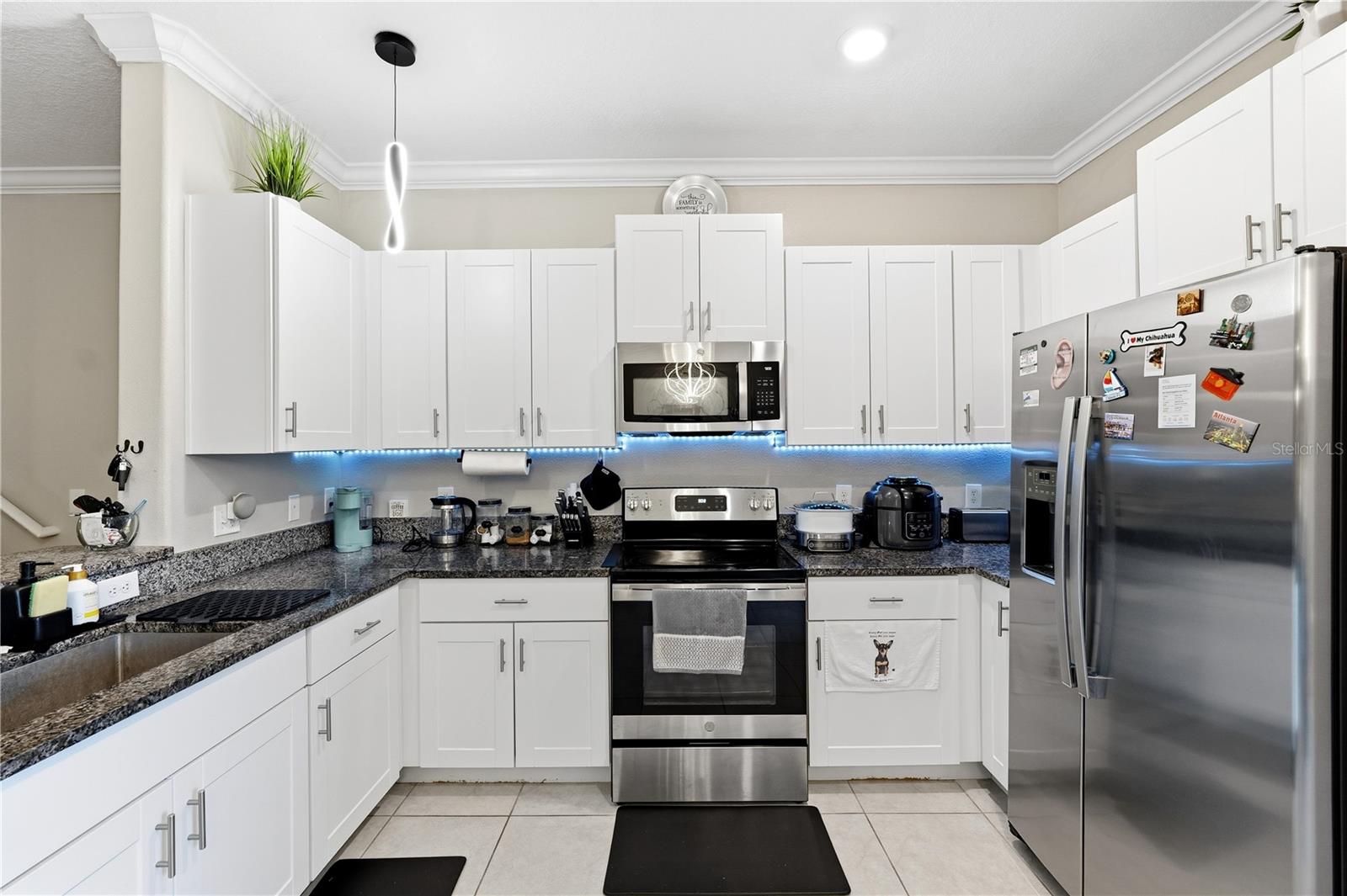 WILLOW SQUARE TWNHMS - Residential