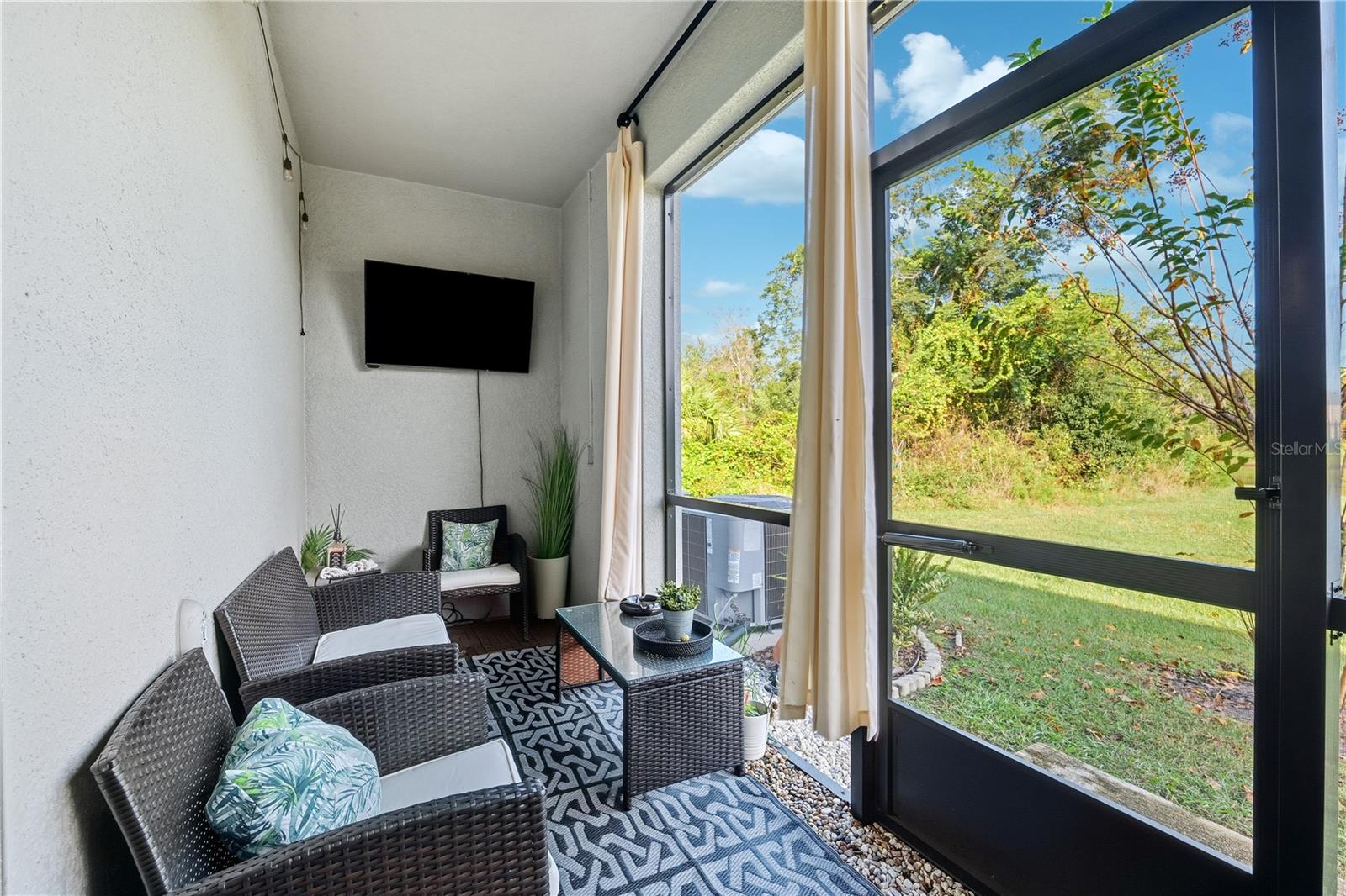 WILLOW SQUARE TWNHMS - Residential