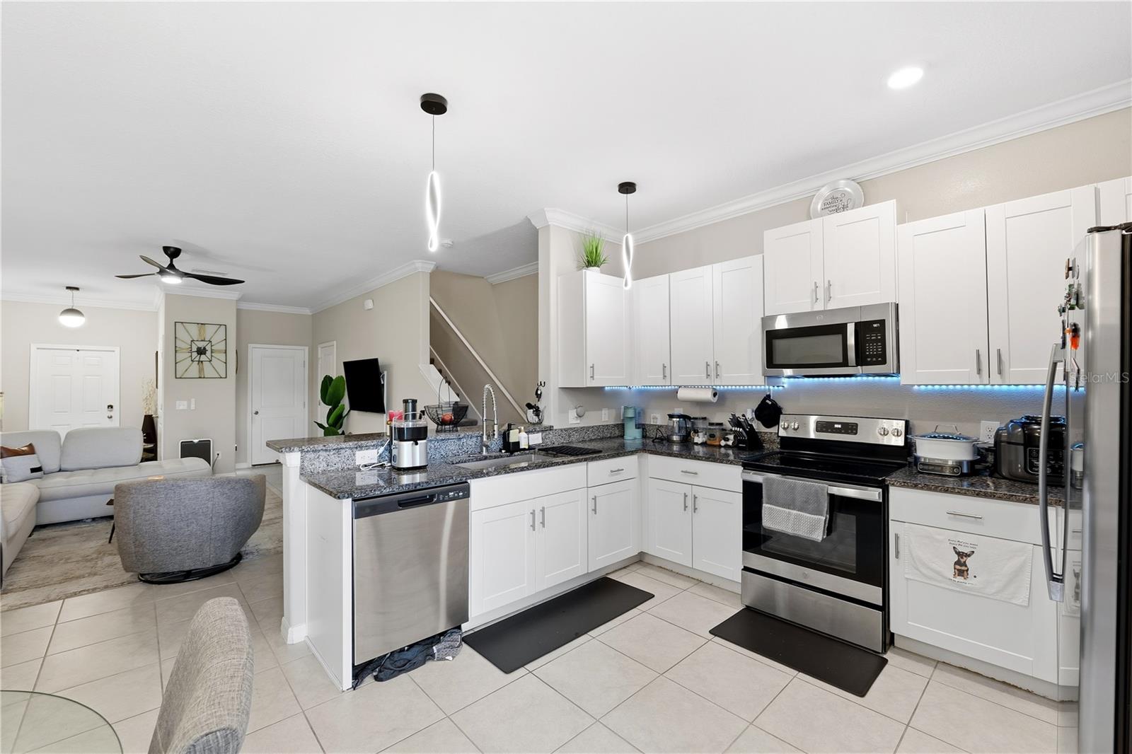 WILLOW SQUARE TWNHMS - Residential