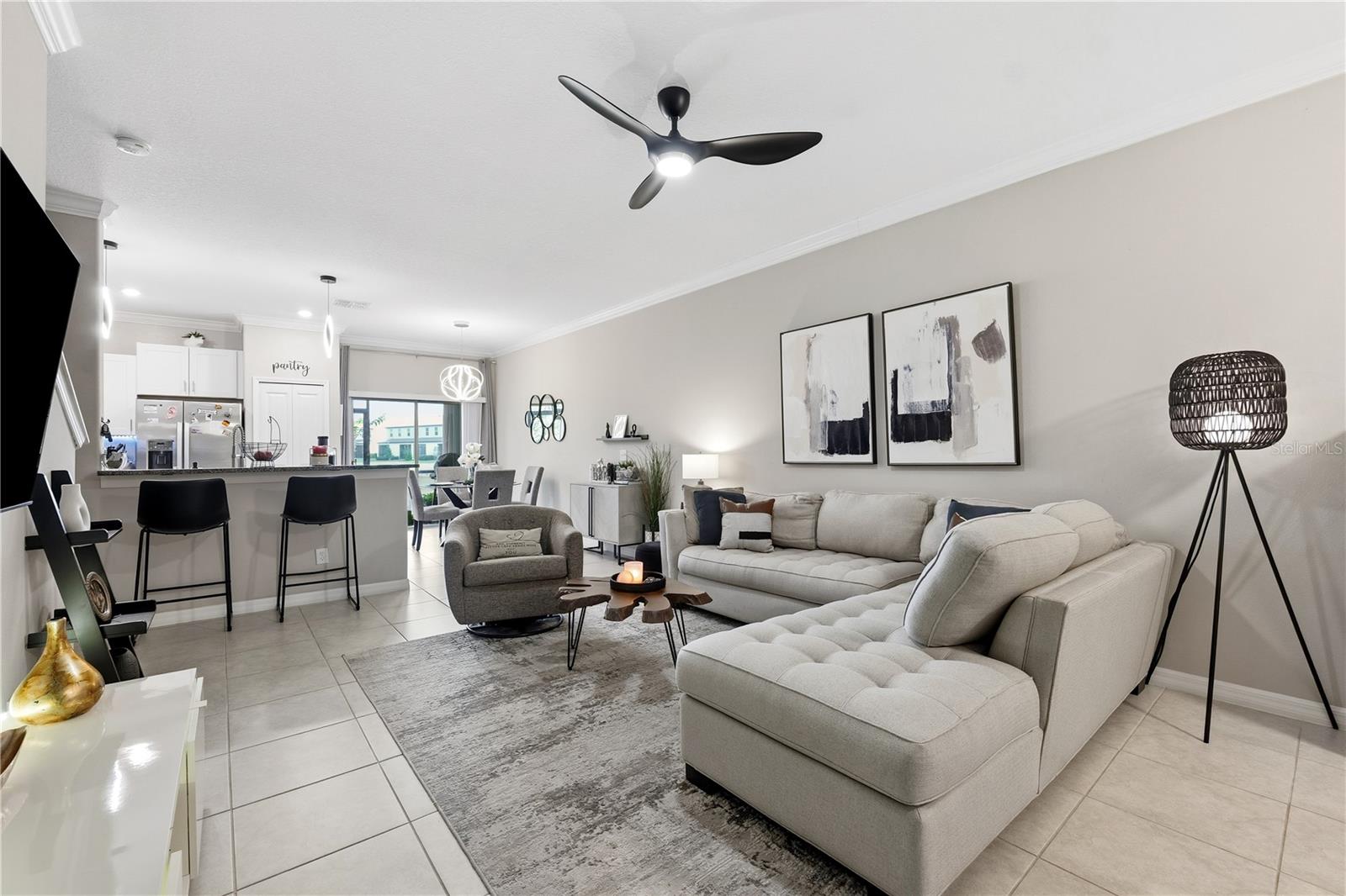 WILLOW SQUARE TWNHMS - Residential