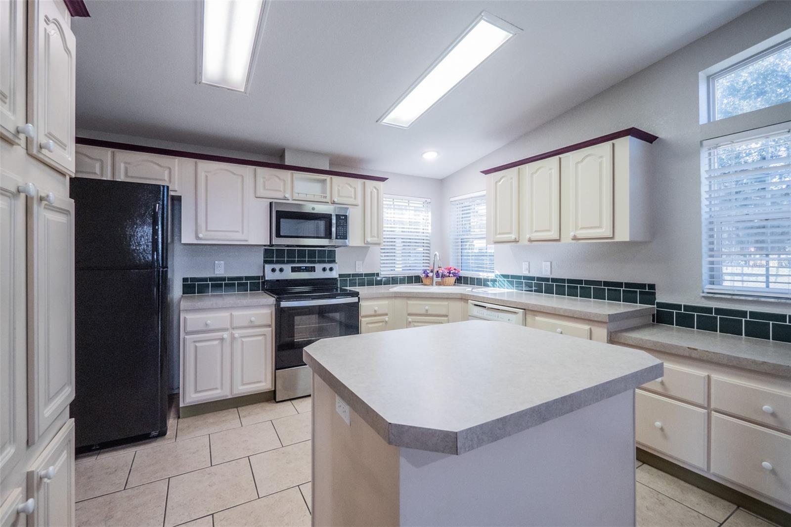 PELICAN ISLE ESTATES, 1ST ADD - Residential