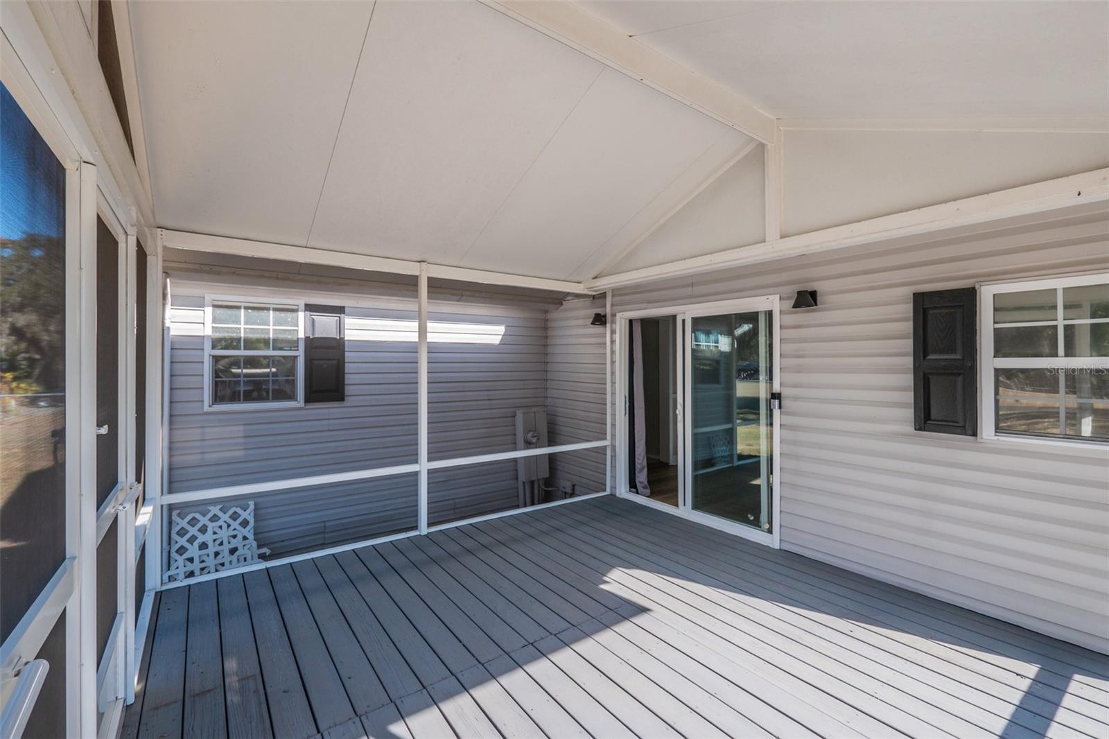 PELICAN ISLE ESTATES, 1ST ADD - Residential