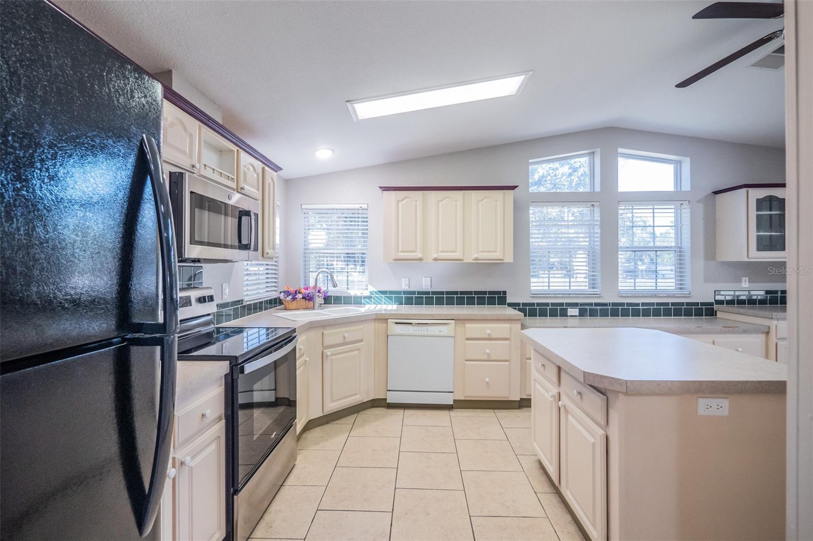 PELICAN ISLE ESTATES, 1ST ADD - Residential