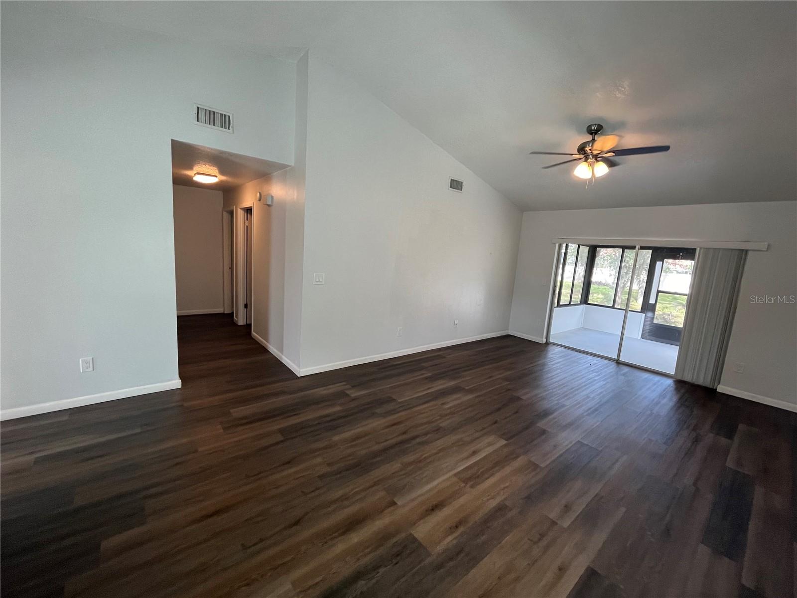 447 CHICAGO WOODS CIRCLE