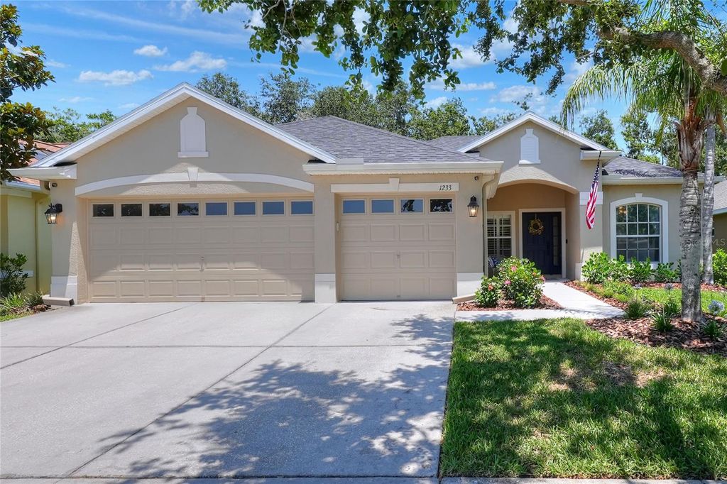 Photo of 1233 Emerald Hill Way, Valrico, FL 33594 (MLS # L4953108)