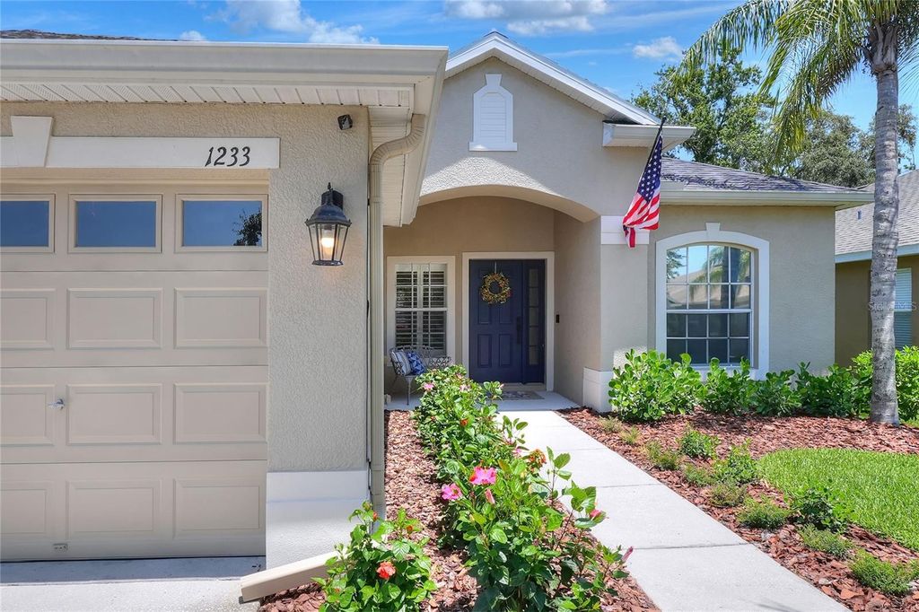 Photo of 1233 Emerald Hill Way, Valrico, FL 33594 (MLS # L4953108)