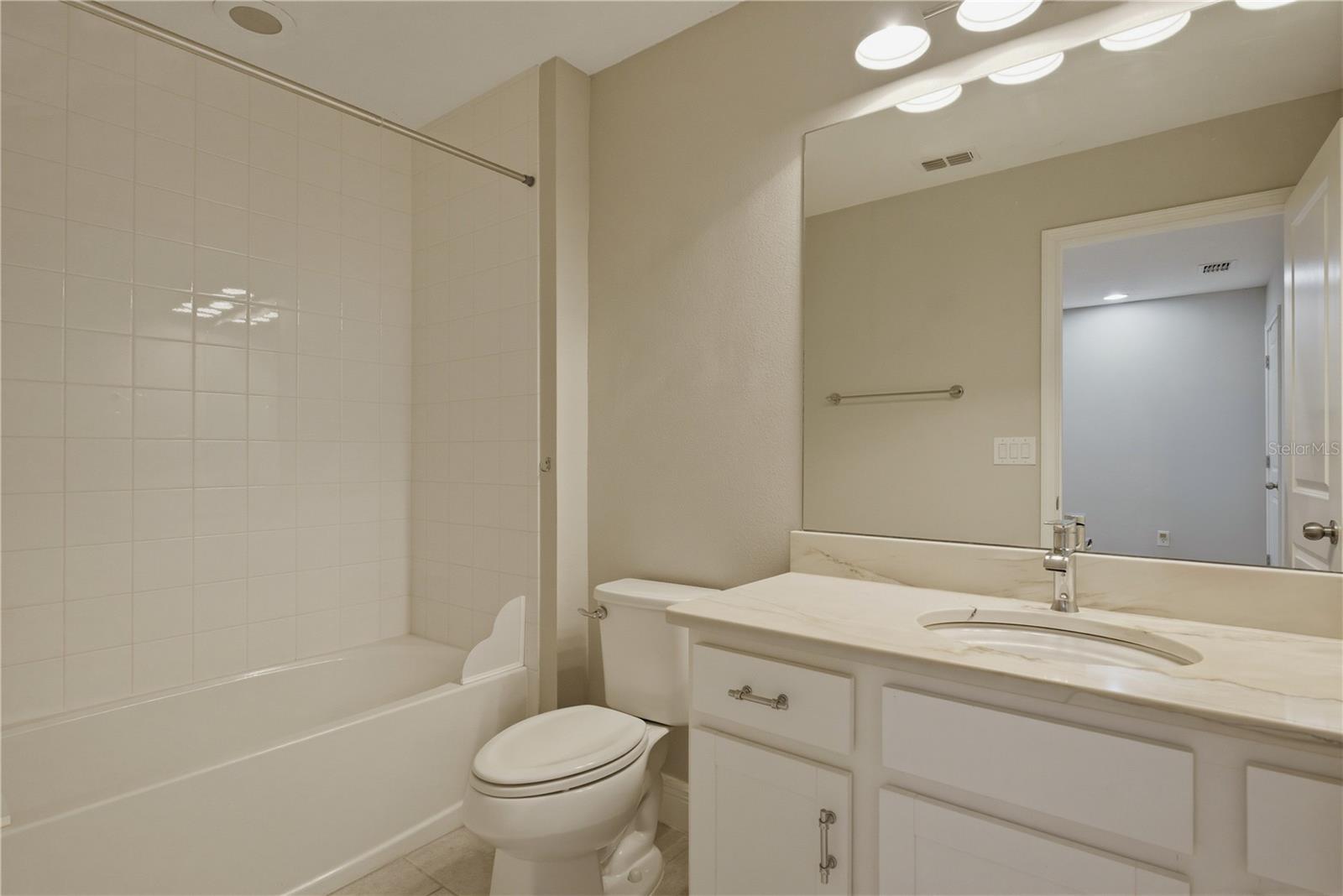 BAYSIDE TERRACE - Residential