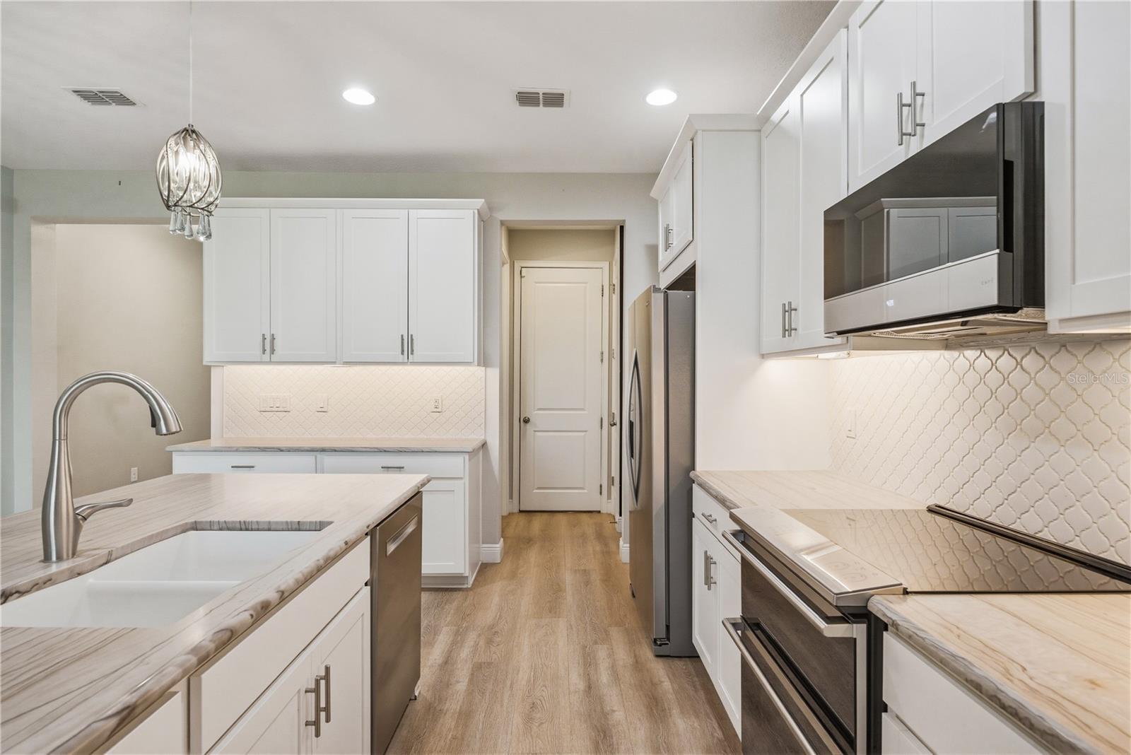 BAYSIDE TERRACE - Residential