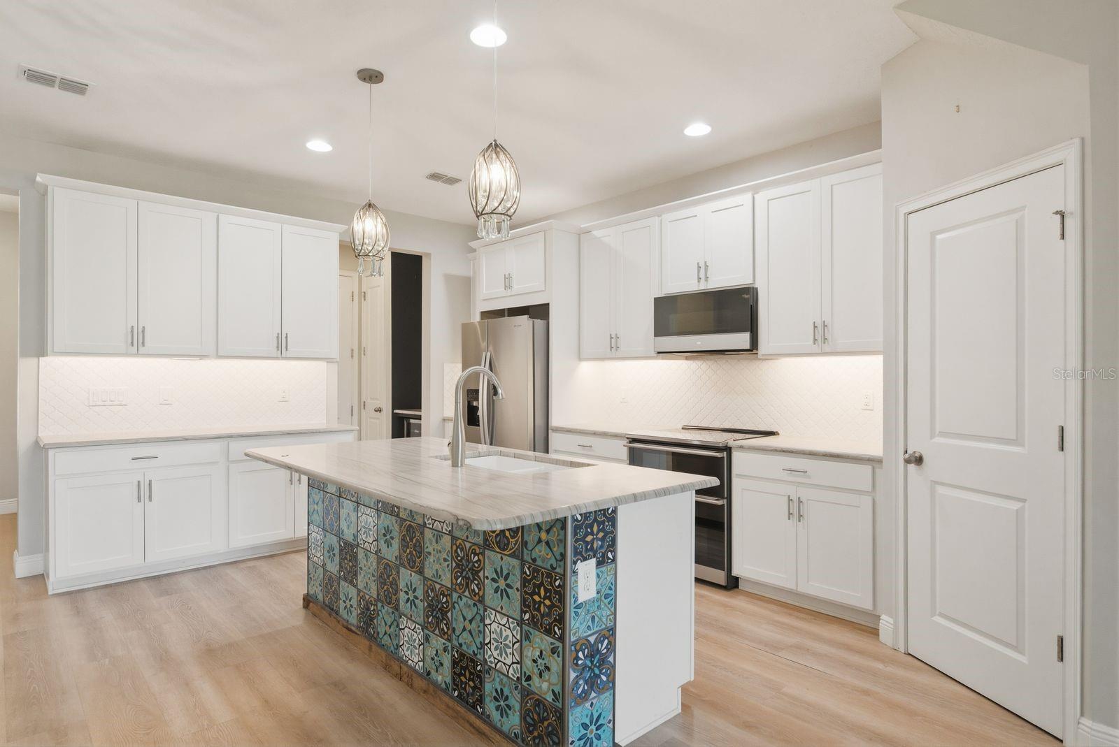 BAYSIDE TERRACE - Residential