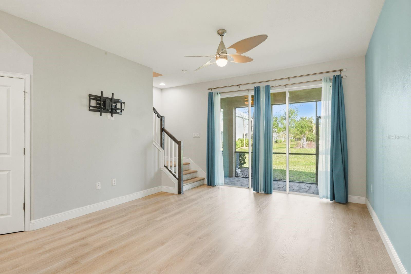 BAYSIDE TERRACE - Residential