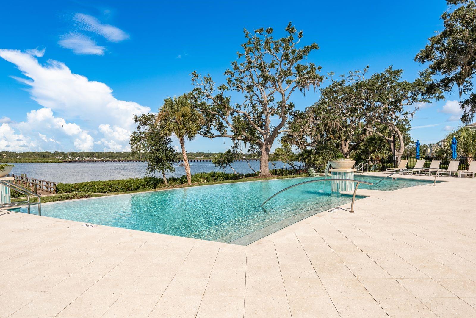 BAYSIDE TERRACE - Residential