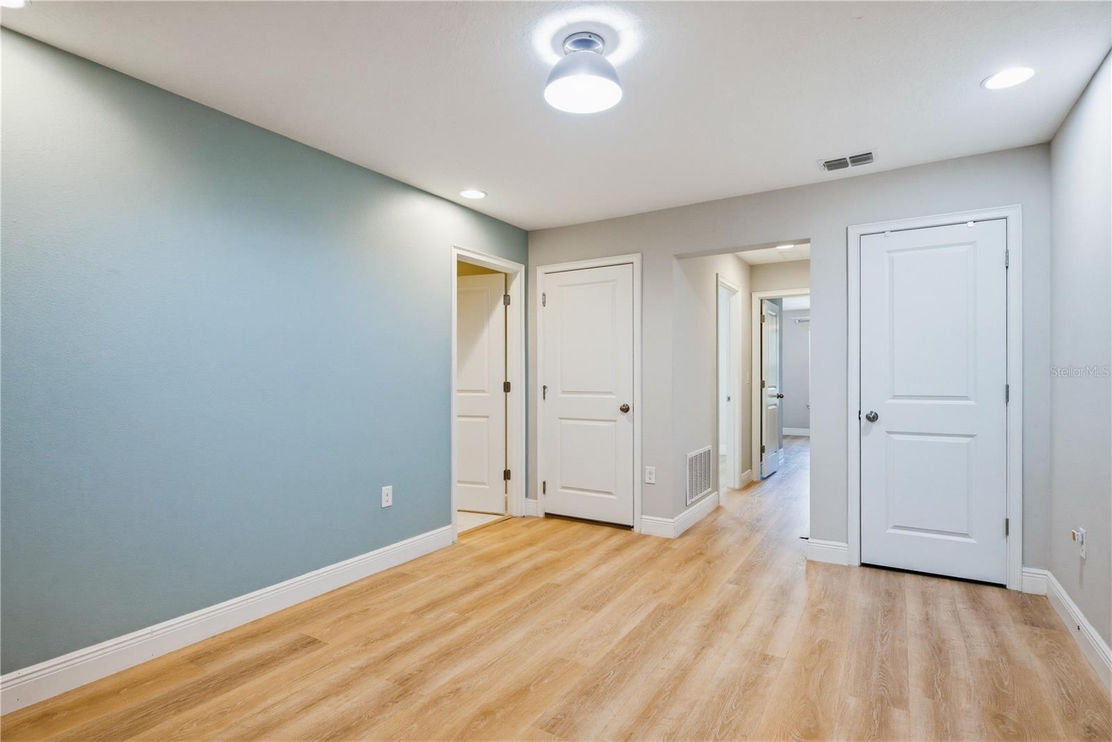 BAYSIDE TERRACE - Residential