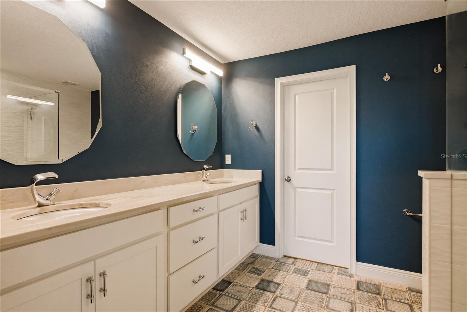 BAYSIDE TERRACE - Residential