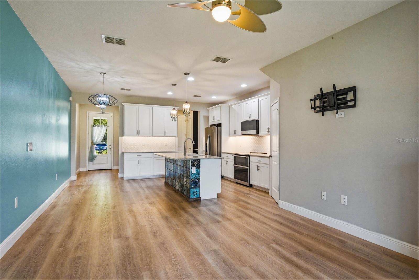 BAYSIDE TERRACE - Residential