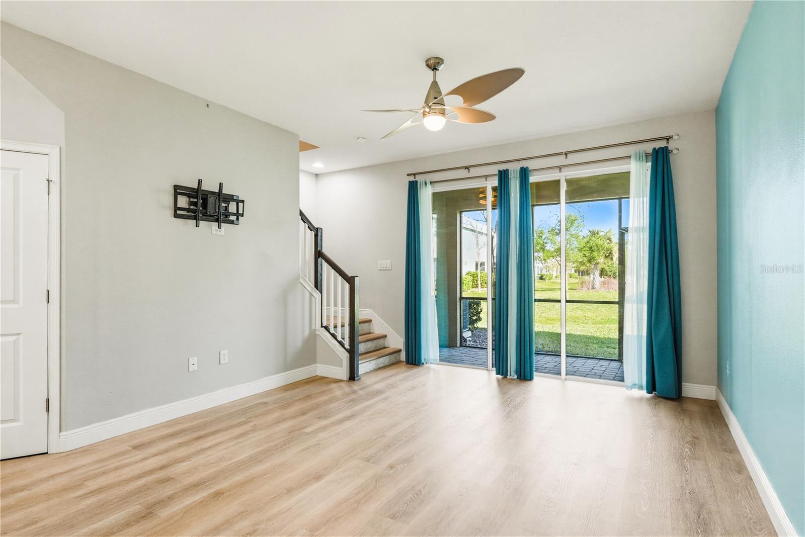 BAYSIDE TERRACE - Residential