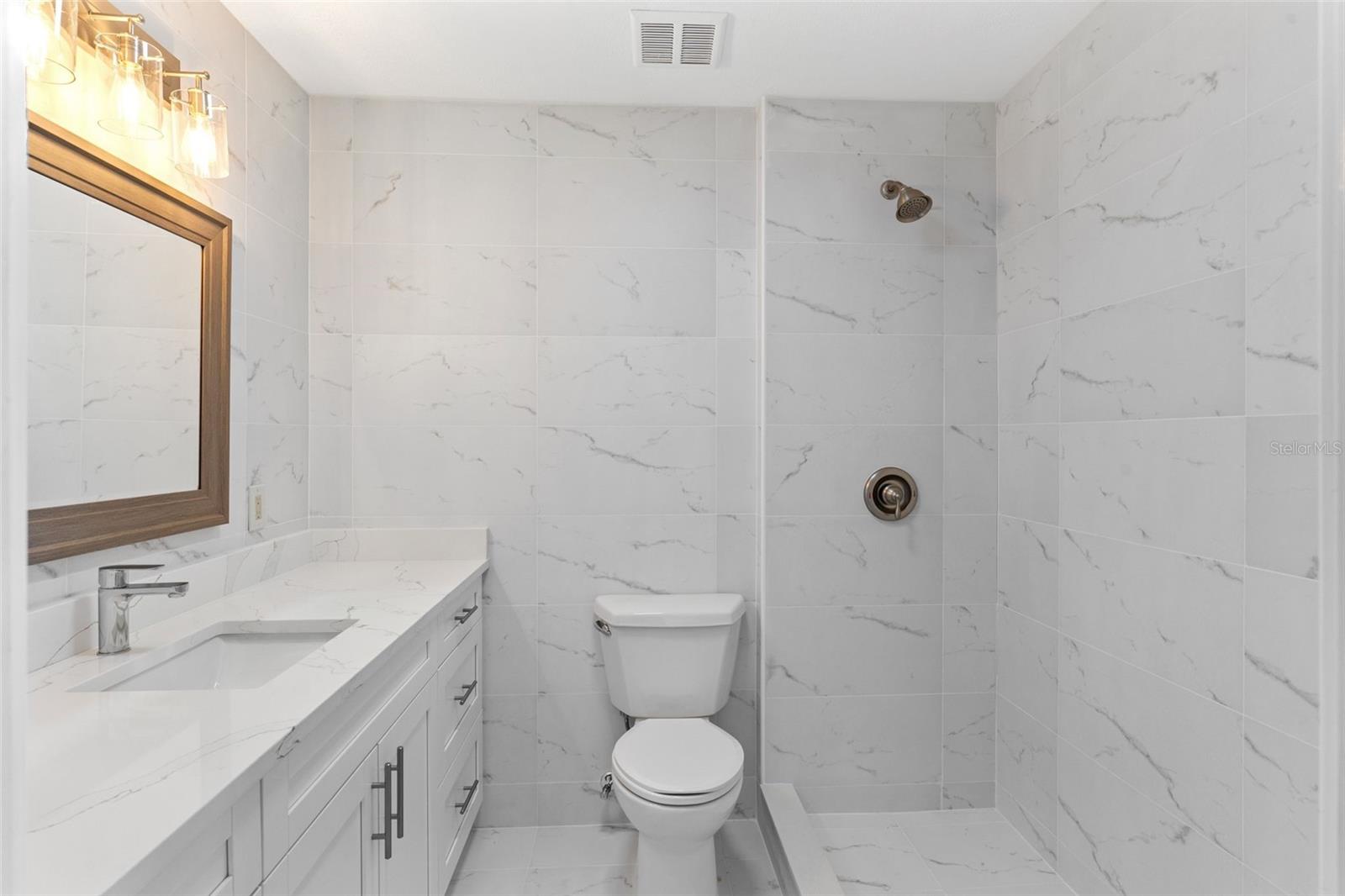 BAYWOOD PARK - Residential