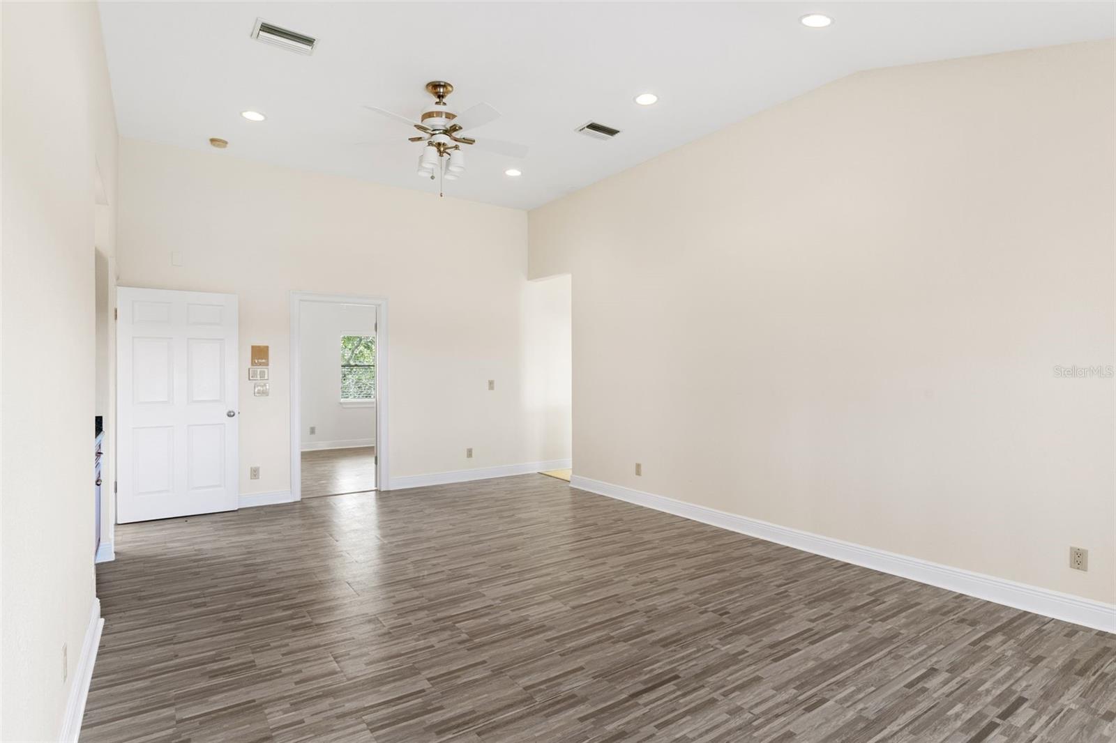 BAYWOOD PARK - Residential