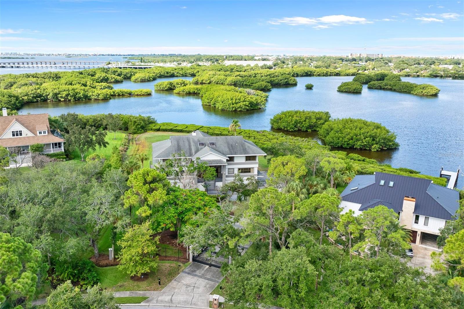 BAYWOOD PARK - Residential