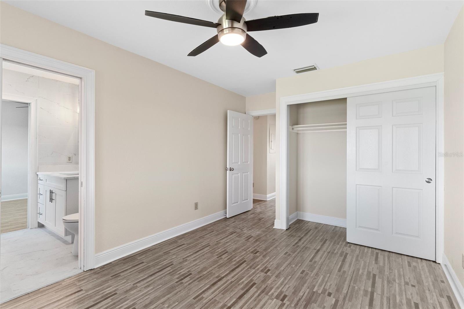 BAYWOOD PARK - Residential