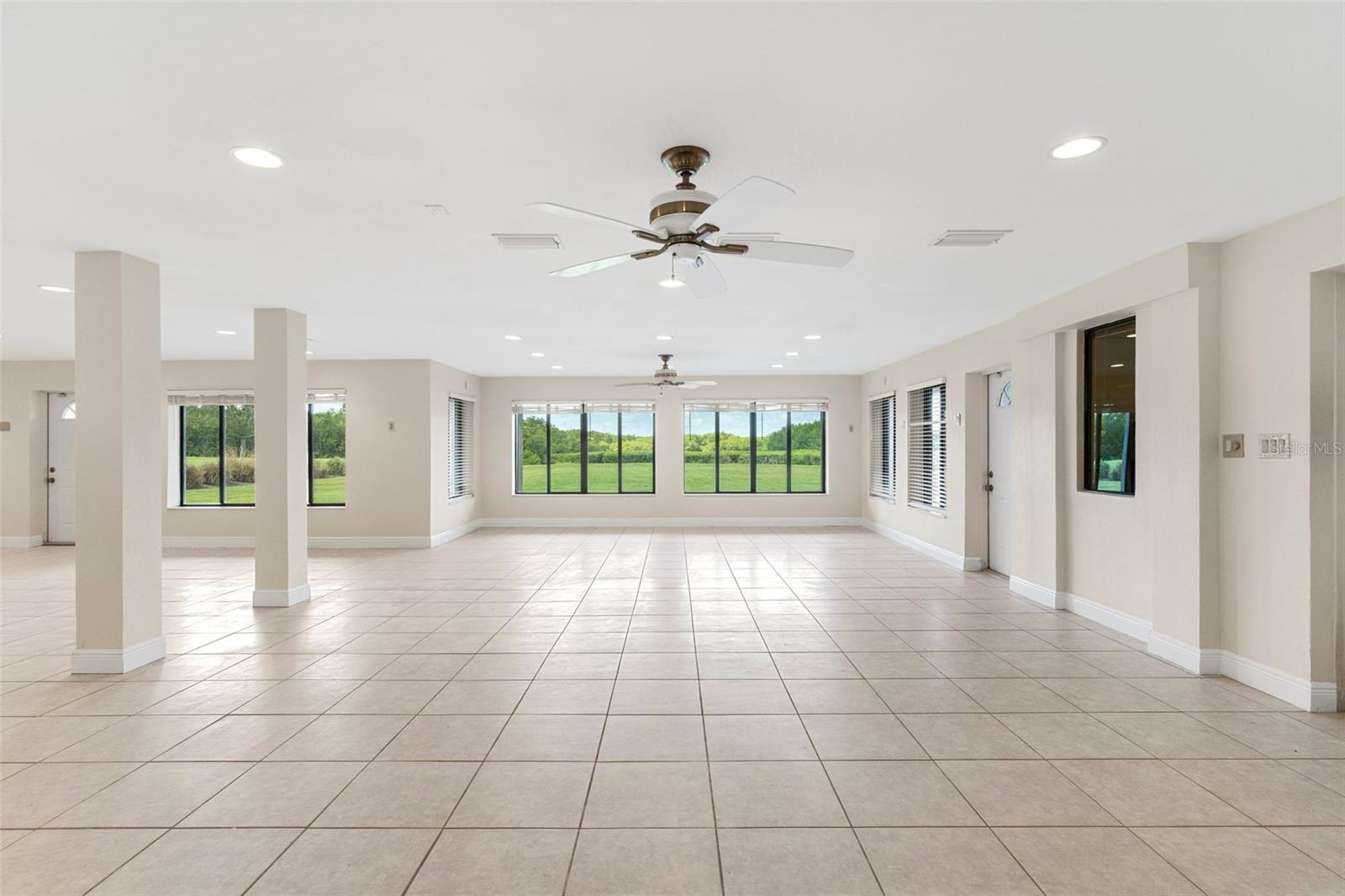 BAYWOOD PARK - Residential