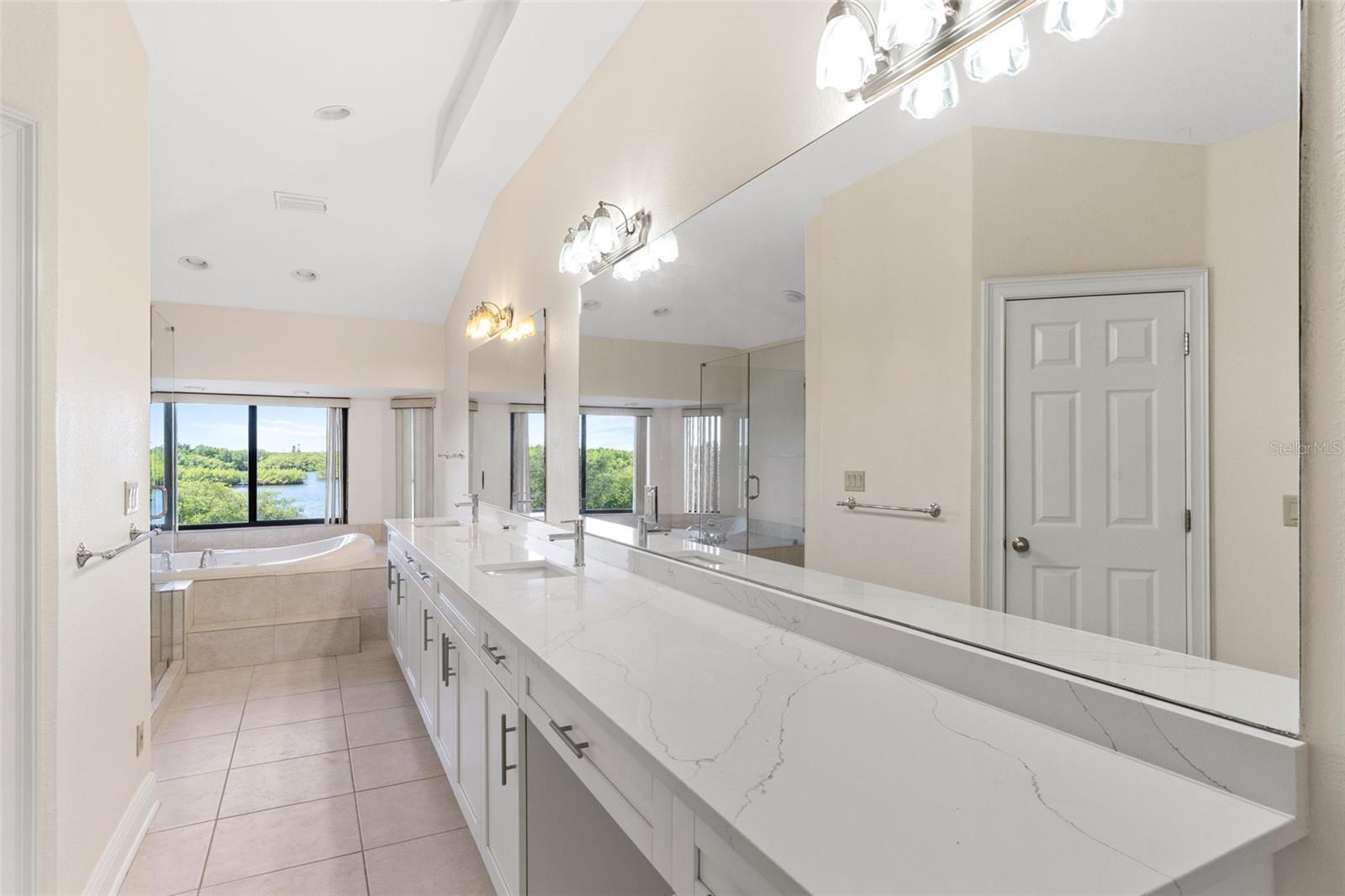 BAYWOOD PARK - Residential