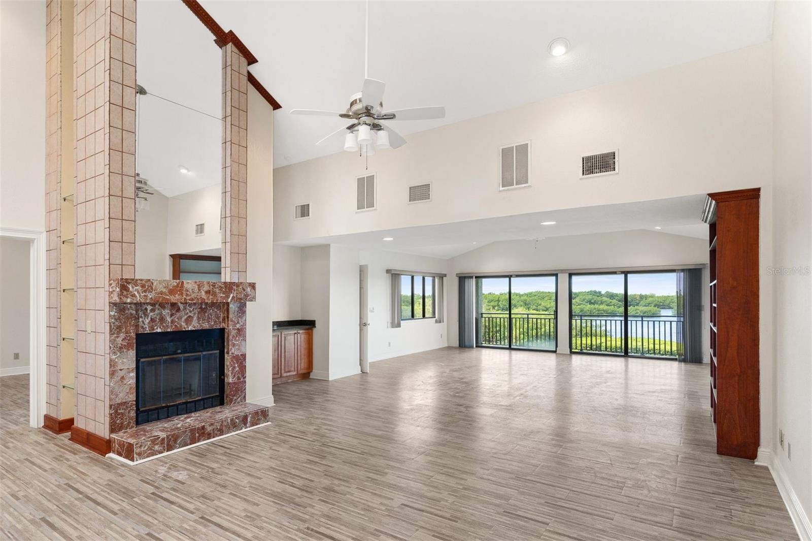 BAYWOOD PARK - Residential