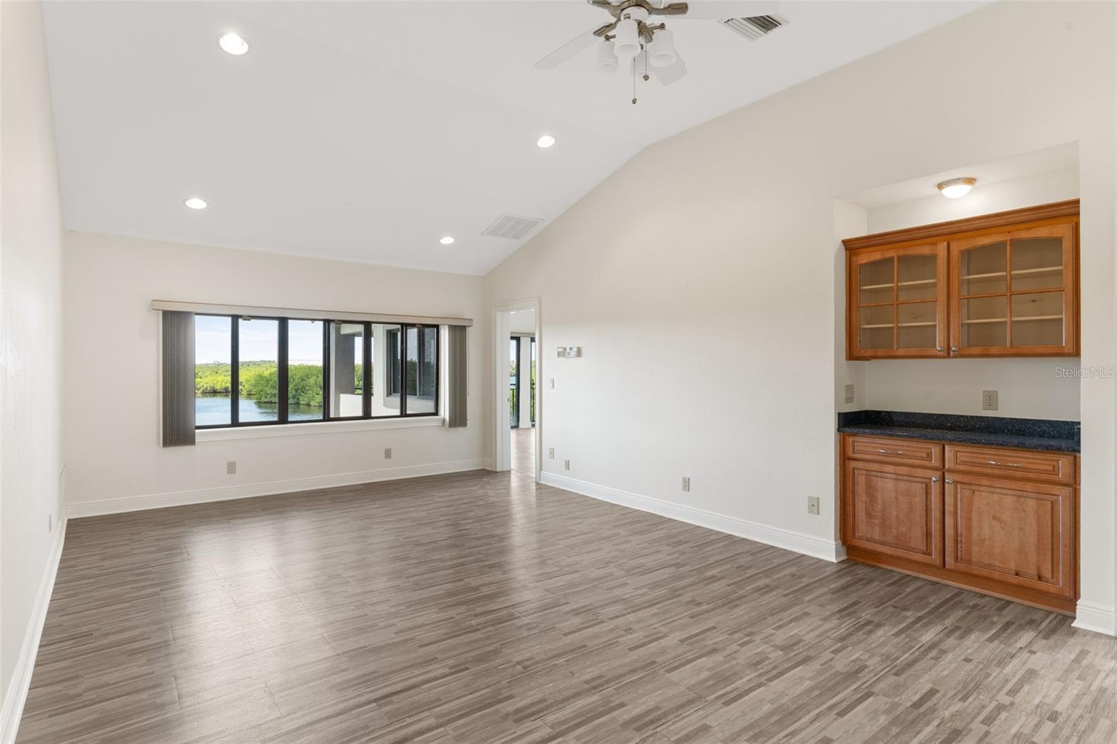 BAYWOOD PARK - Residential