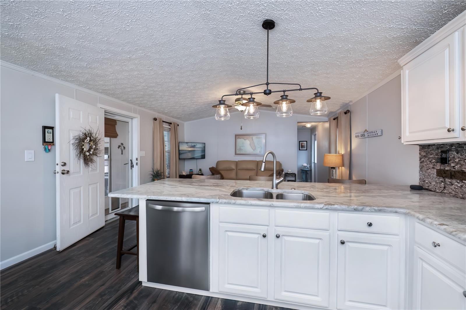 BAY PALMS MH COMMUNITY - Residential