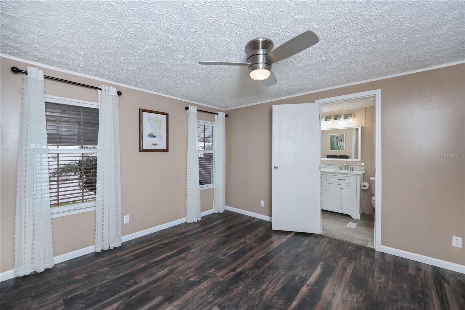 BAY PALMS MH COMMUNITY - Residential