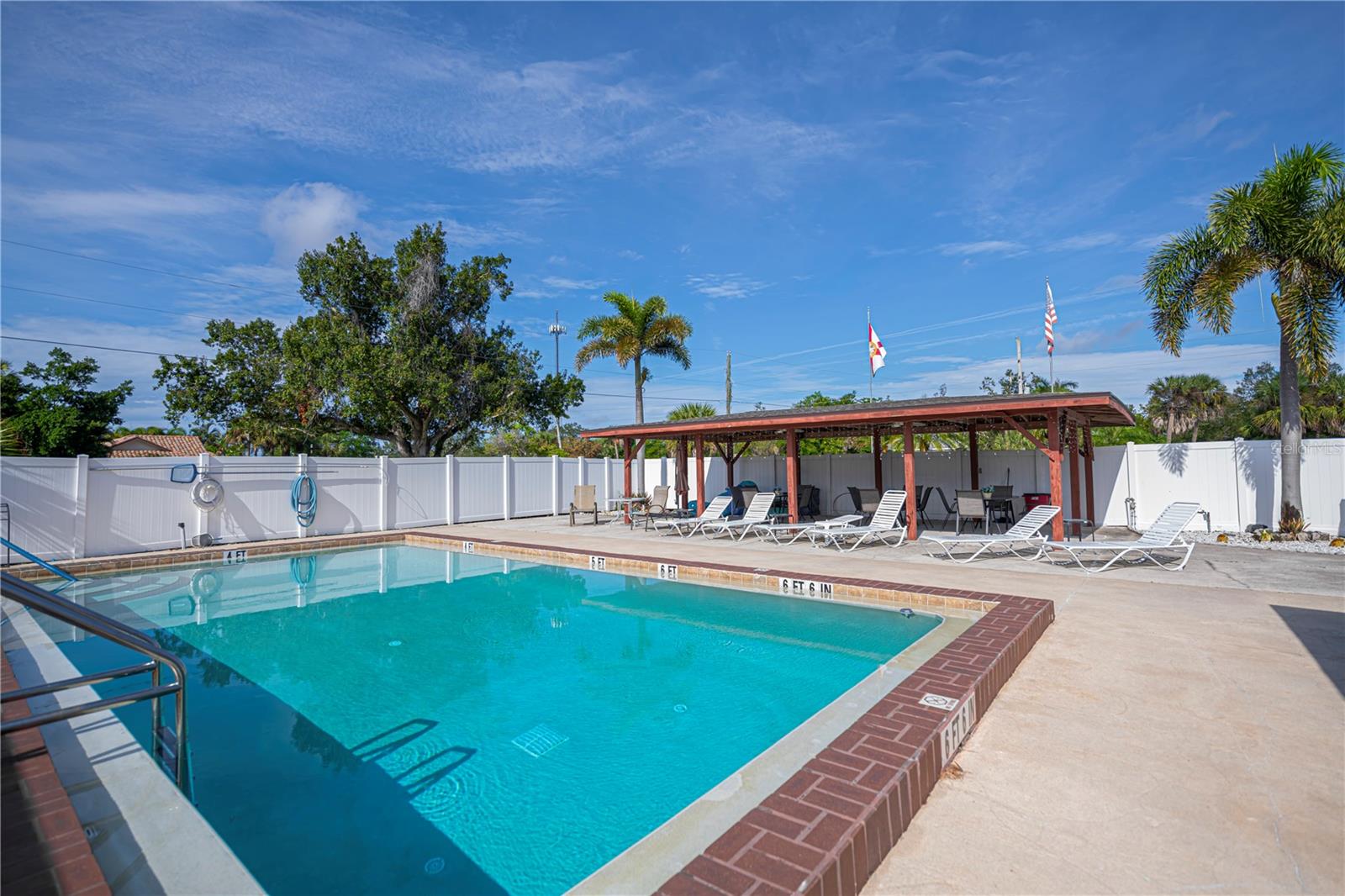 BAY PALMS MH COMMUNITY - Residential