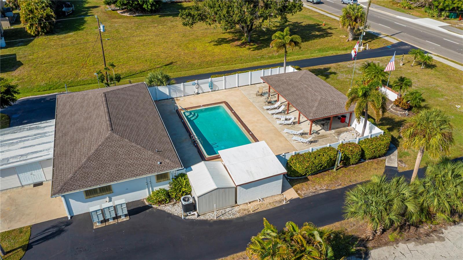 BAY PALMS MH COMMUNITY - Residential