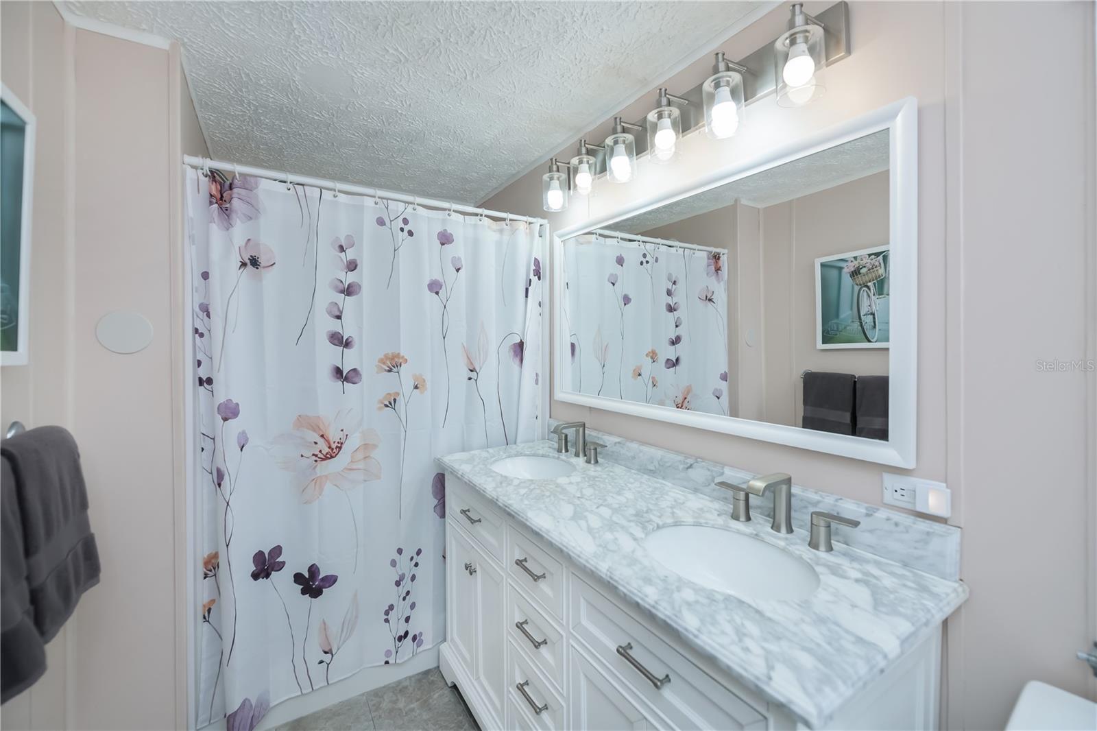 BAY PALMS MH COMMUNITY - Residential