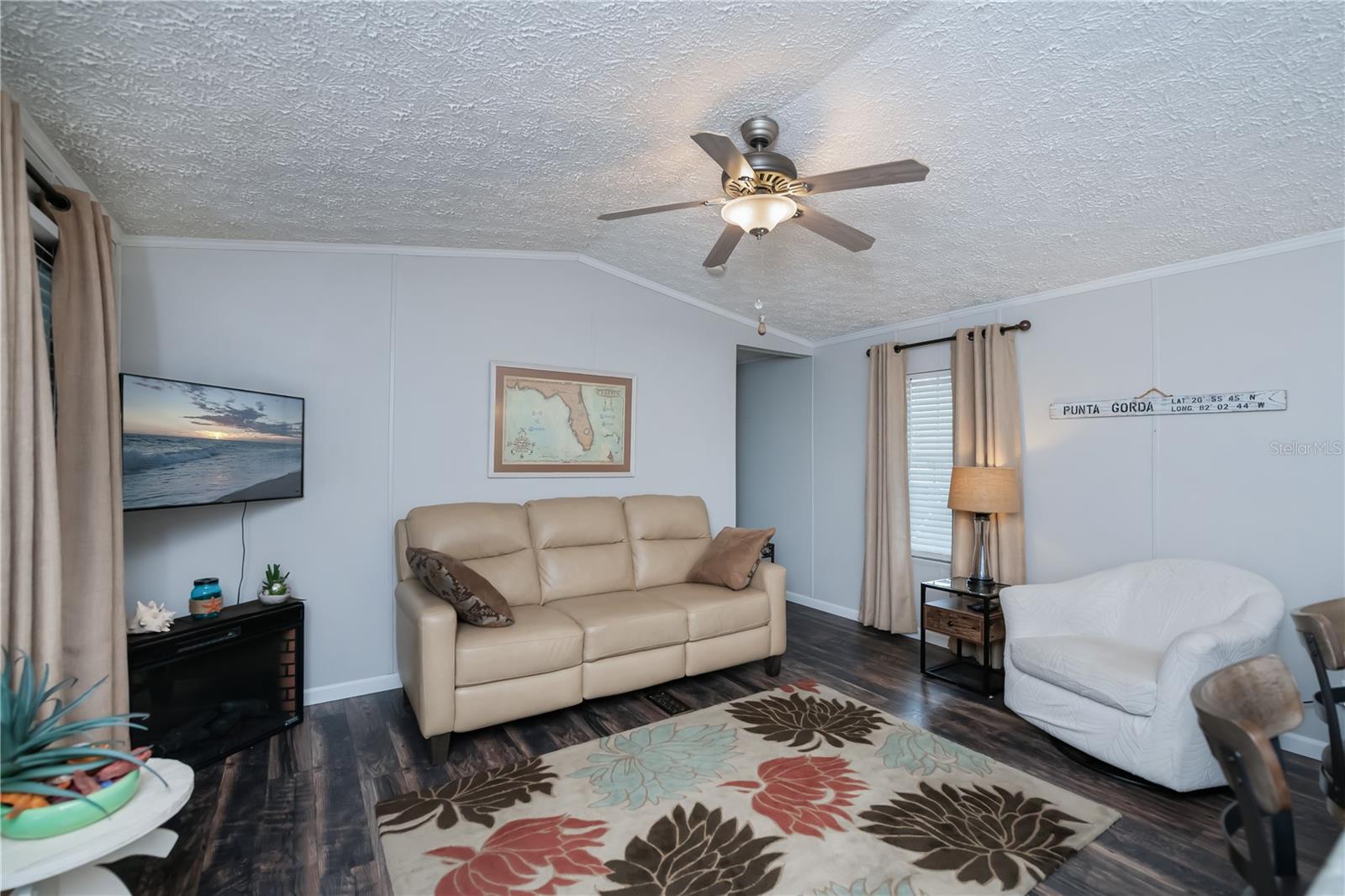 BAY PALMS MH COMMUNITY - Residential