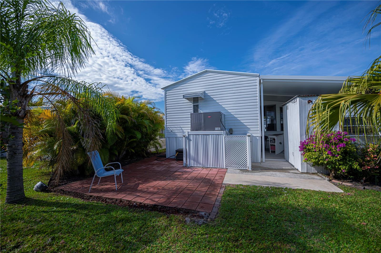 BAY PALMS MH COMMUNITY - Residential